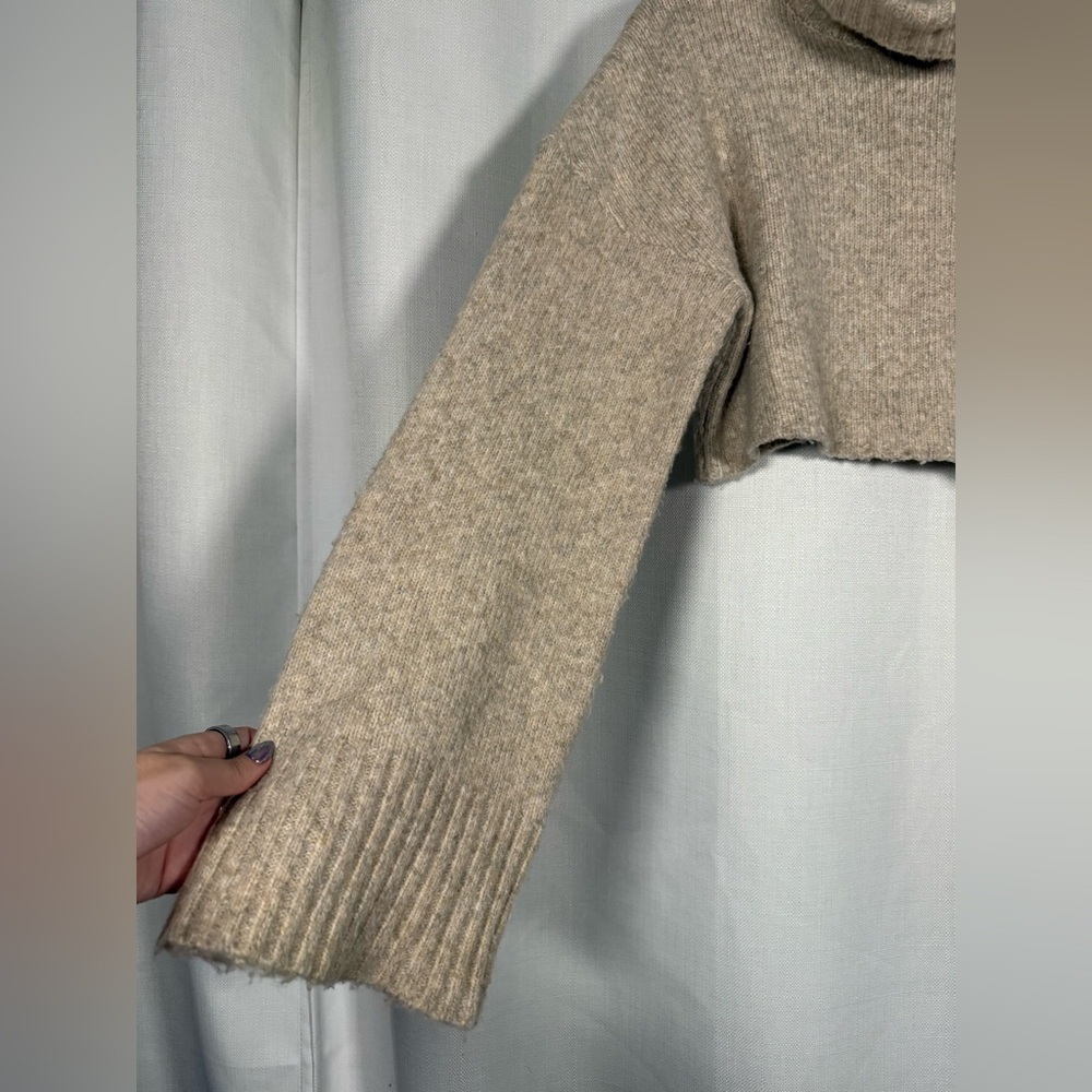 Beige Botany Tan Oatmeal Wool Blend Turtleneck Crop Sweater Size Small - Picture 4 of 7
